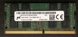 Blisko pokazany moduł pamięci RAM o pojemności 16GB z opisową etykietą producenta.