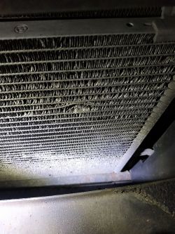 Skoda Fabia II Czy ten skraplacz jest uszkodzony ? Skoda Fabia II Czy ten skraplacz jest uszkodzony ?
