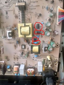 Philips 37pfl4606h/58 LCD - Pionowe paski po zalaniu, brak dźwięku Philips 37pfl4606h/58 LCD - Pionowe paski po zalaniu, brak dźwięku