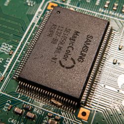 Samsung S22A300N - Martwy monitor, brak reakcji na zasilanie, diagnoza i naprawa możliwa?