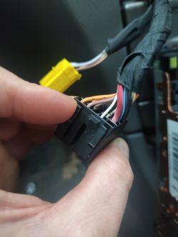 Laguna 2 gdzie podłączyć remote control sterowanie wzmacniaczem