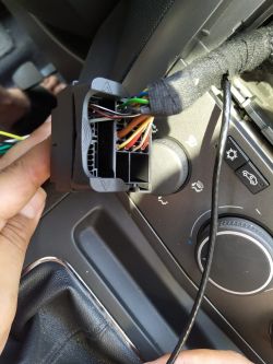 Pioneer MVH-S120UB - Opel Zafira B - brak plusa "po stacyjce"