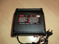 Bosch Battmax 4 - Puste gniazdo bezpiecznika, niski prąd ładowiania