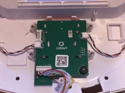 Wnętrze odkurzacza smart/robota sprzątającego z WiFi Medion 13277