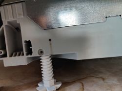 Bosch SMV58N50EU/74 - wyciek z otworów pod drzwiami