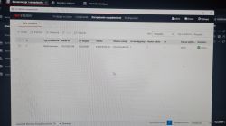 Ekran zarządzania urządzeniami Hikvision z listą jednego panelu wewnętrznego.