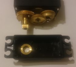 Opis sposobu rozpoznania podróbki serwomechanizmu Tower Pro MG995. Opis sposobu rozpoznania podróbki serwomechanizmu Tower Pro MG995.
