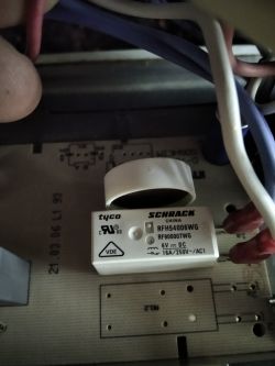 Kuchenka gazowa Amica LED 193/001.1BC - błąd na zegarze Kuchenka gazowa Amica LED 193/001.1BC - błąd na zegarze
