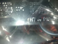 Audi A4B7 S-line: Konfiguracja przednich lamp (H7, D1S, 12V/21W) i brak świateł długich