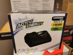 Ładowarka Activ Energy 4,0A w oryginalnym opakowaniu, przeznaczona do akumulatorów Li-Ion 20V i 20/40V.