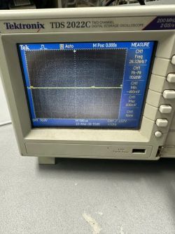 Tektronix TDS 2022C oscilloscope screen showing an almost flat CH1 trace.