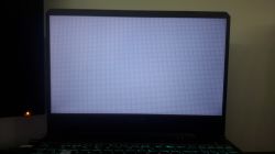 Dlaczego w nowym laptopie ASUS TUF FX505D pojawiły się artefakty?