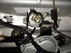 VW GOLF IV, Estate: Inconsistent Damper Actuator Functioning and Key Usage Issues