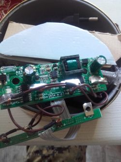 Lampka LED 12V z ładowaniem Lampka LED 12V z ładowaniem