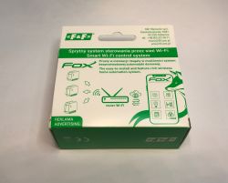 Pudełko systemu sterowania FOX Wi-Fi od F&amp;F z grafiką aplikacji i routera