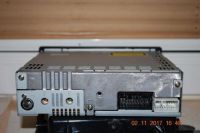 PIONEER DEH-M6017ZH - Jak podłączyć aux do zmieniarki CD w Hondzie CRV II?