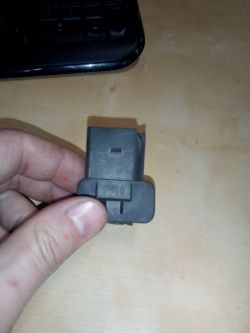 Audi A6 C6 2006r. - Gniazdo Nastawnika klap wirowych.