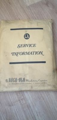 Szafa grająca ,,Rock-Ola 453,, - Zacięty mechanizm od podawania płyt. Szafa grająca ,,Rock-Ola 453,, - Zacięty mechanizm od podawania płyt.