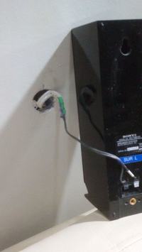 Jak optymalnie rozmieścić głośniki 5.1 w pokoju? Długości kabli i maskowanie