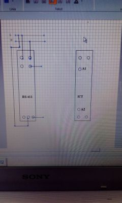 Jak podłączyć stycznik do przekaźnika w BIS 411 dla większej ilości lamp?