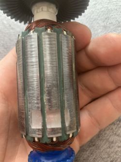 Mlotowiertarka khe 2444 - Grzeje się i iskrzy komutator