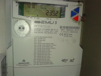 Connecting Single Phase Solar Inverter to Two-Phase House: Bi-Directional Meter Accuracy