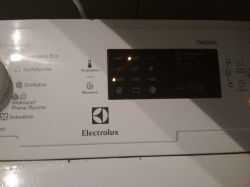 Pralka Electrolux EWT1062IDW - panel dotykowy (chyba) Pralka Electrolux EWT1062IDW - panel dotykowy (chyba)