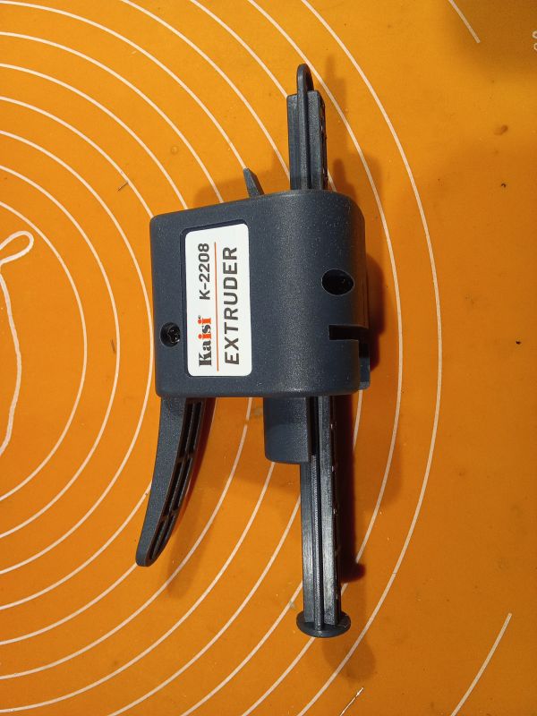 Dyspenser Kaisi K-2208 na pomarańczowym tle