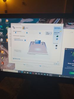Ekran komputera z otwartym oknem menedżera audio Realtek HD.