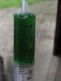 Jak usunąć tłustą wilgoć z podłogi samochodu?