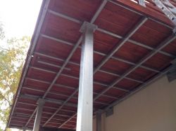 Taras dobudowany do domu: konstrukcja metalowa, profile 100x100x6mm, HEB100, deski kompozytowe