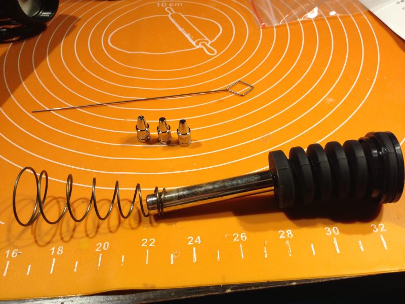 BBT - 580 - półautomatyczny odsysacz cyny z Aliexpress. Poznaj sprzęt zanim podejmiesz decyzję.