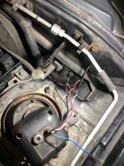 Volvo V40 98r - jak wyłączyć alarm po podłączeniu nowego akumulatora?