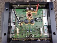 Wzmaniacz SOUNDWAVE BO300 - 2 x 15A, jak zmostkować?