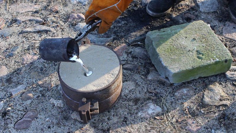 Pionek szachowy odlany z aluminium Pionek szachowy odlany z aluminium