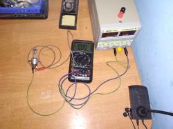 Zasilacz laboratoryjny Yihua 305D - niepoprawne wzkazania amperomierza