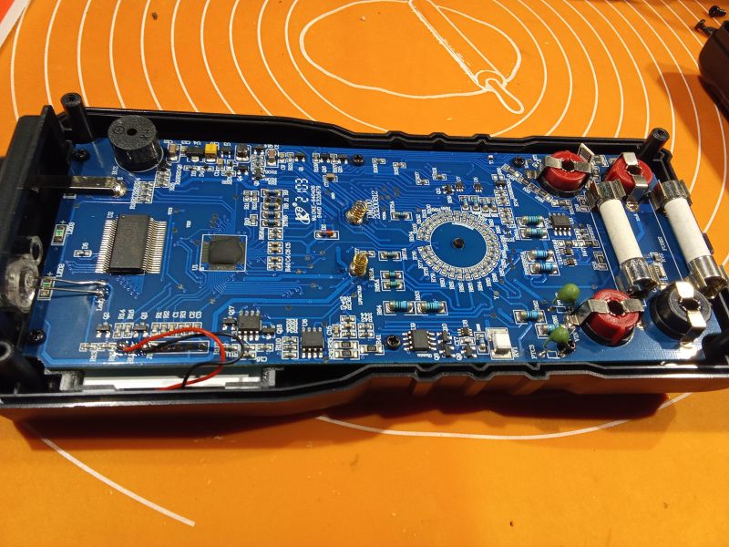 MESTEK DM 100 - miernik uniwersalny dla każdego? Krótki opis i kilka fotek.