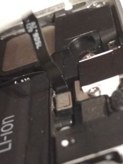 Jak wymienić wyświetlacz w iPhone SE? Jak wymienić wyświetlacz w iPhone SE?