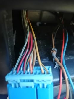 Podłączenie caraudio bez wzmacniacza - jak przywrócić fabryczne ustawienia?