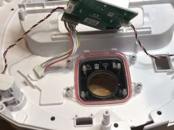 Wnętrze odkurzacza smart/robota sprzątającego z WiFi Medion 13277