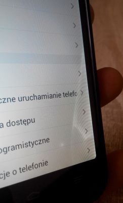 How to remove stains and streaks from the display of the zte v987 smartphone?