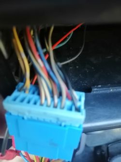 Podłączenie caraudio bez wzmacniacza - jak przywrócić fabryczne ustawienia?