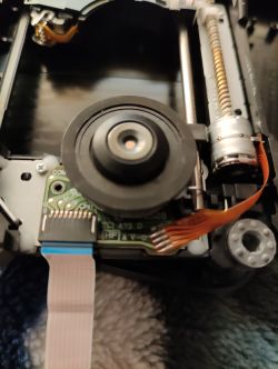 Napęd w PS4 PRO 7016B - brak obracania płyty, manualne kręcenie pomaga