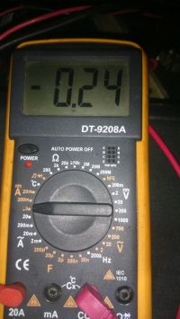 BMW E39 - Alternator Valeo 90A, ładowanie 13,5V, rozładowujący się akumulator