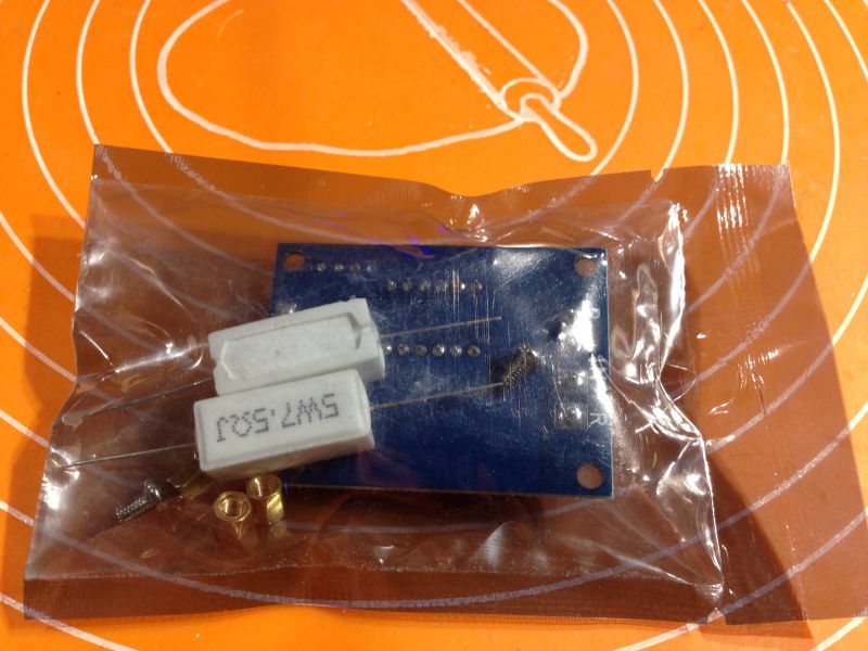 Prosty do bólu tester pojemności akumulatorów Li-Ion za 2 zł. Spostrzeżenia i sposób pomiaru.