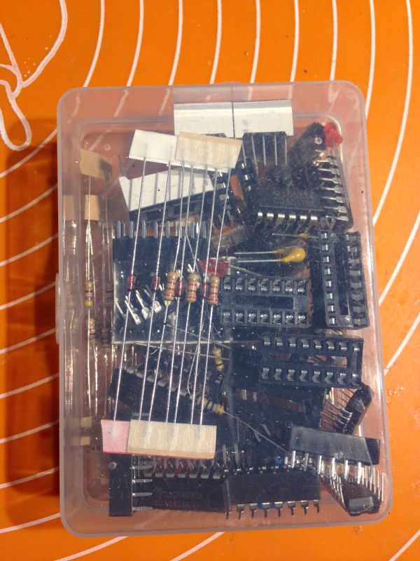 6-bitowy zegarek dla początkującego do lekcji lutowania Ciekawy zestaw z Chin.