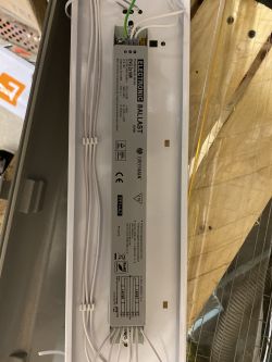 Przeróbka zasilania lampy jarzeniowej z 230V na 24V - porady i schematy lutowania