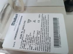 Etykieta znamionowa kotła Vaillant VUW PL 240/2-5 R3 z danymi technicznymi