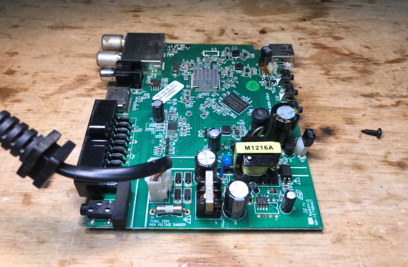Interior of the Comsat TE 1050 HD tuner, firmware ripping, Flash memory partition format