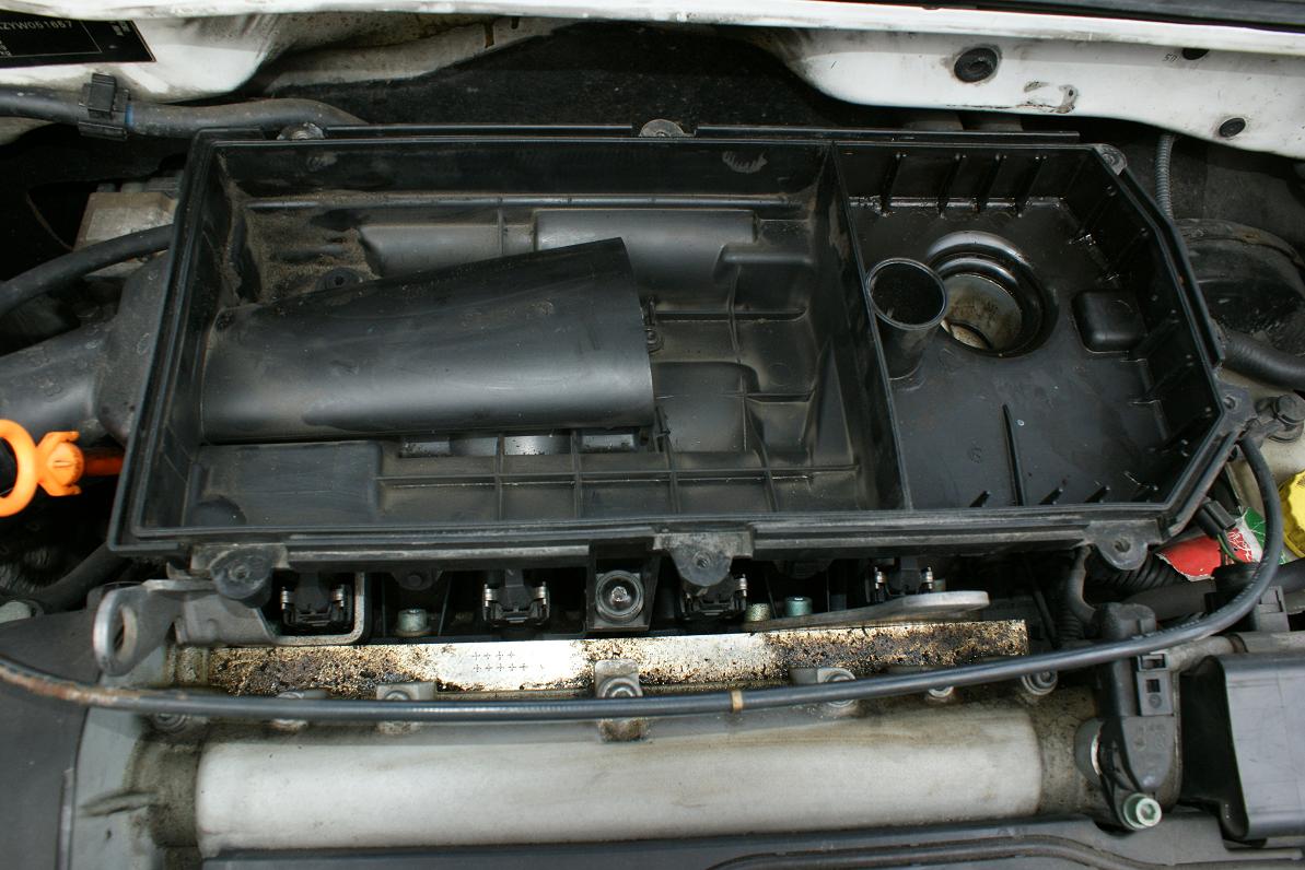 VW LUPO 1.4 16v Przedmuchy oleju do filtra powietrza